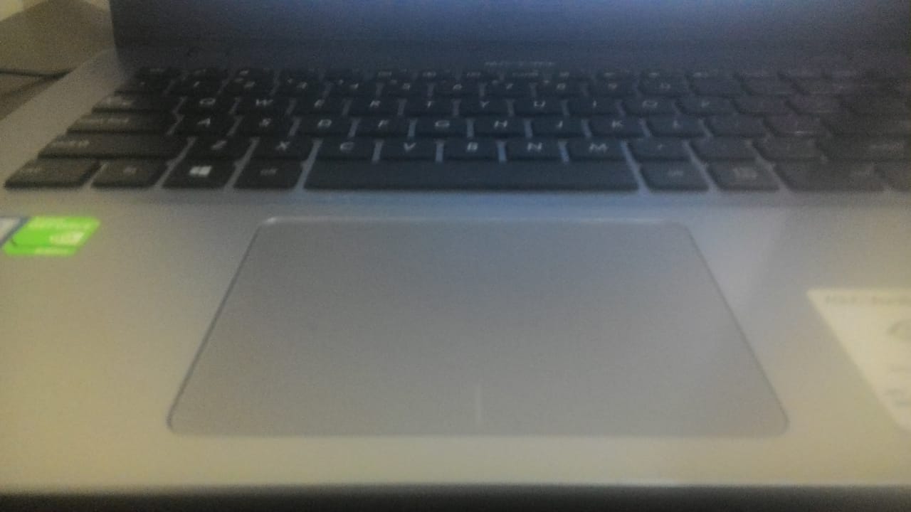 Mousepad laptop tidak berfungsi saat di cas LebahPC