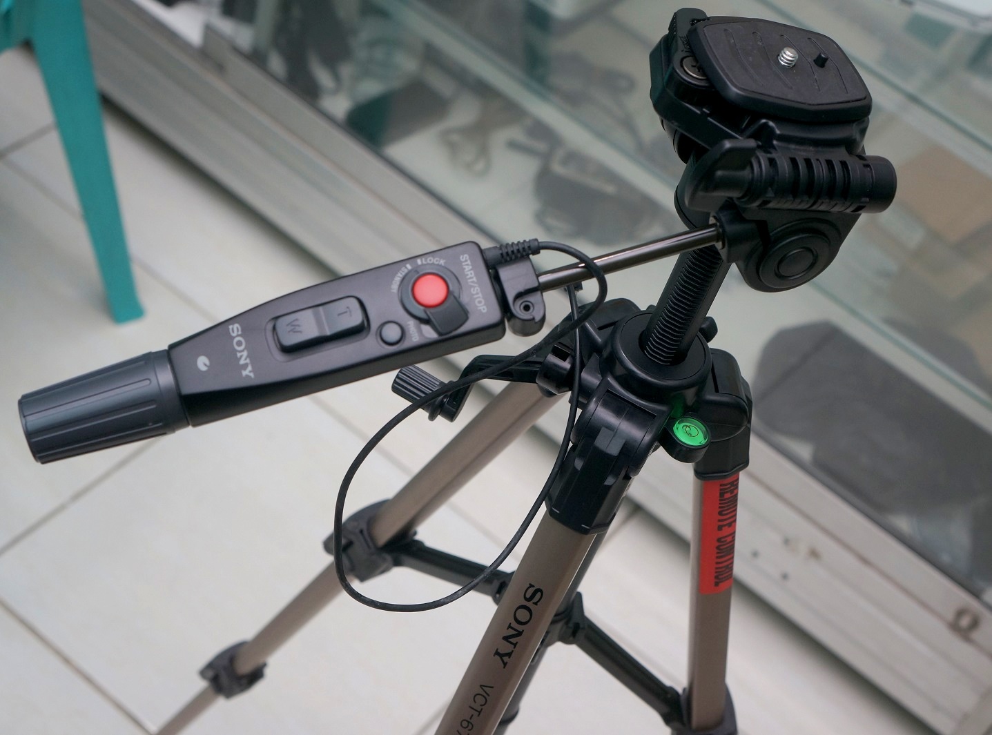 Tripod sony VCT670RM + Remote Shutter, Rec Jual Beli Laptop Second