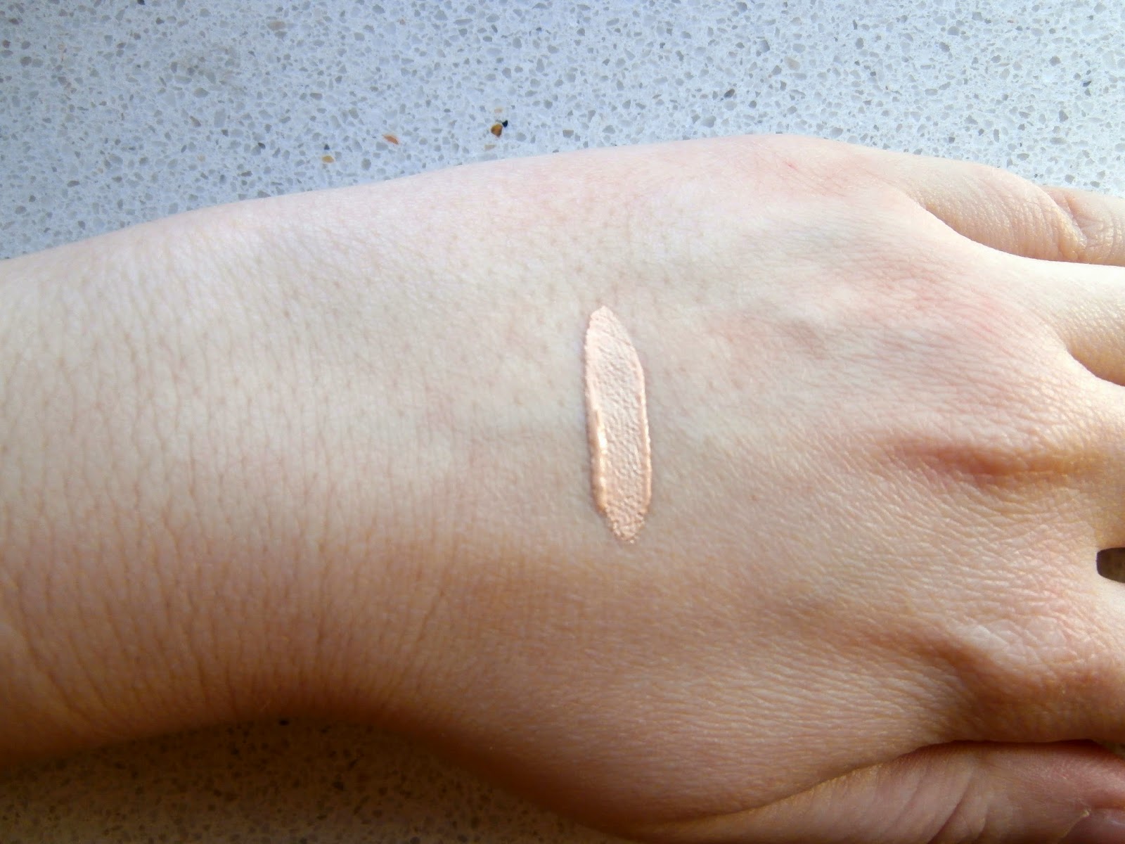 Miss CocoBlue: Review NYX HD Concealer Wand in