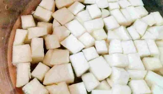 Small cubes of shalgam