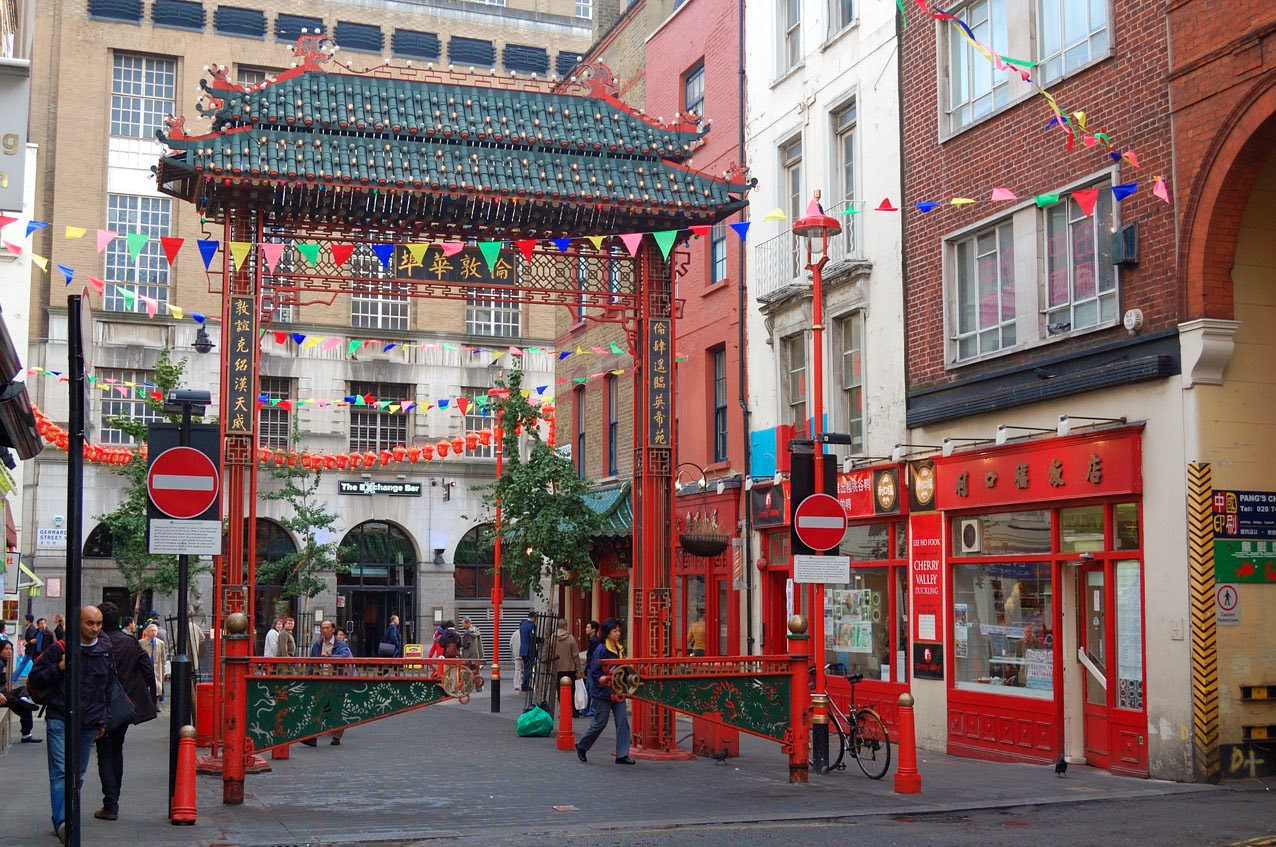 Zona Chinatown - Un Paifang 牌 坊 a Chinatown.