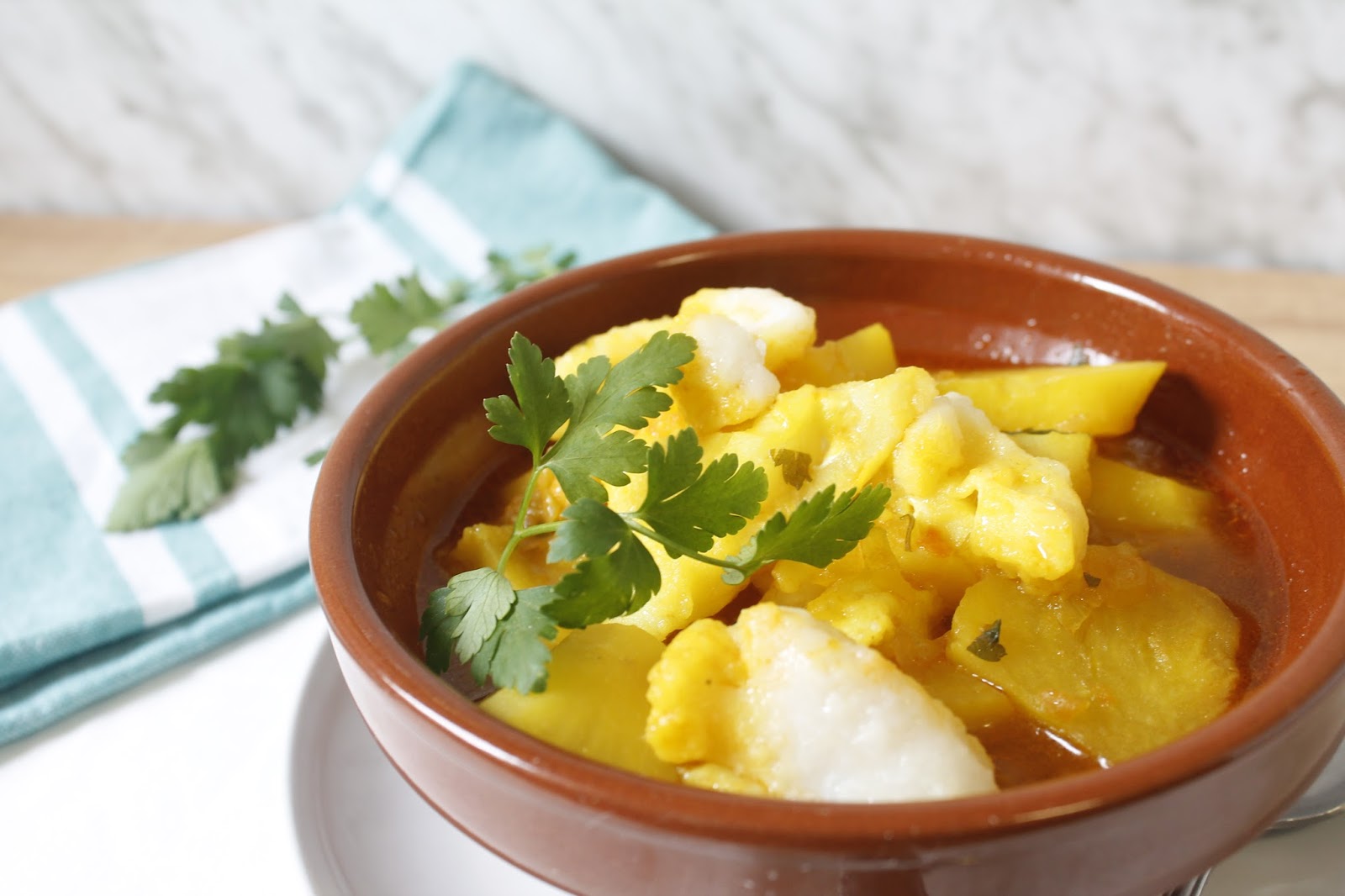 Guiso de patatas con bacalao ~ Con sabor a huerto