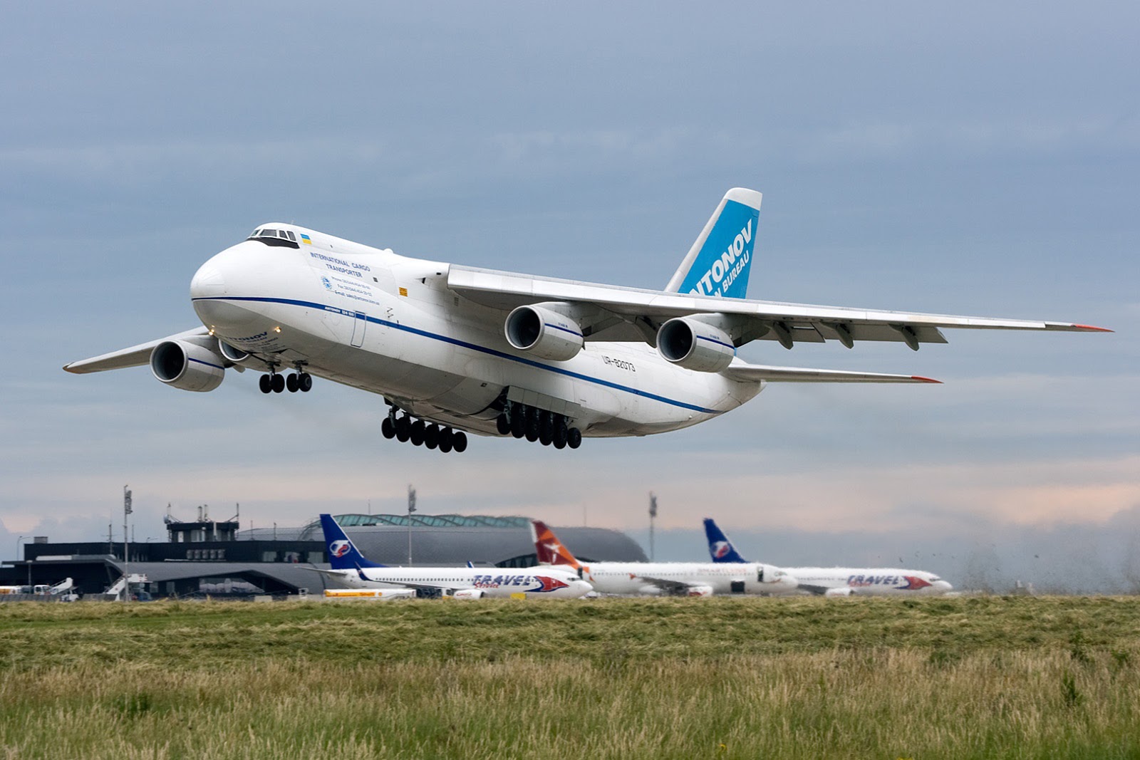 Antonov An-124 Ruslan - Engineering Channel