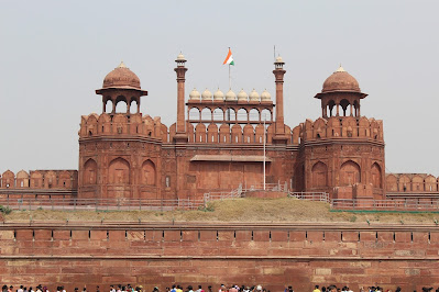 RED FORT stillhelp