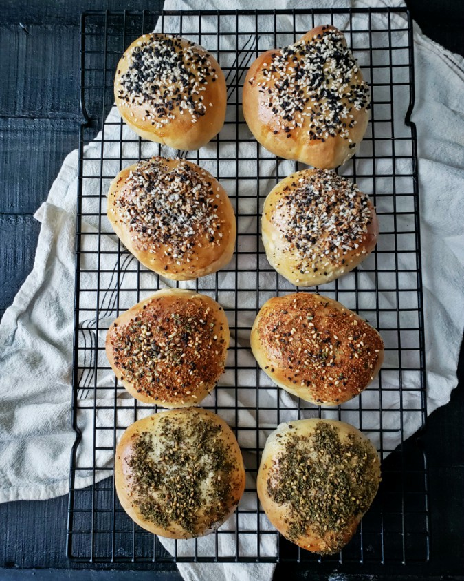 buns, bread, baking, zaatar, rolls