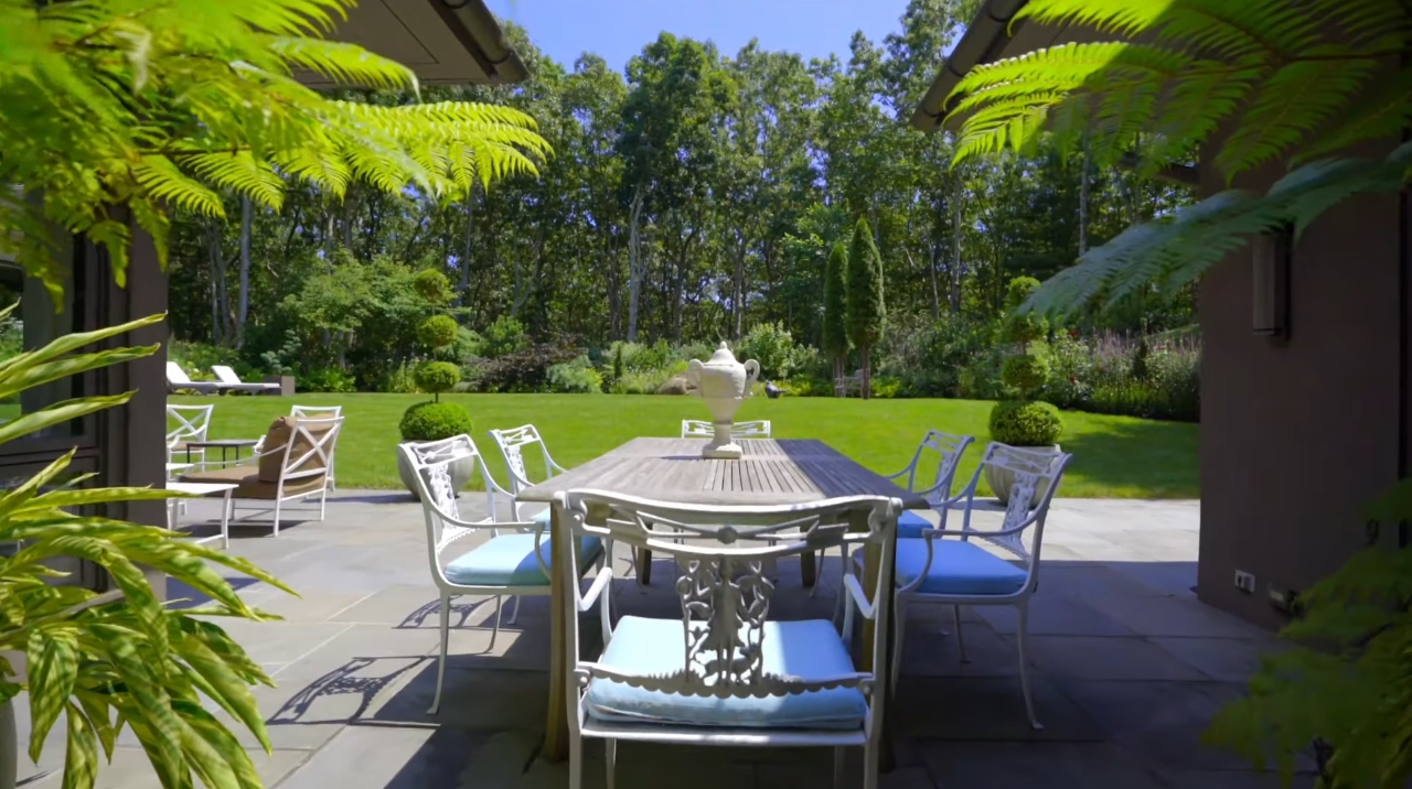 22 Photos vs. 2225 Deerfield Rd, Sag Harbor, NY vs. Home Interior Design Tour