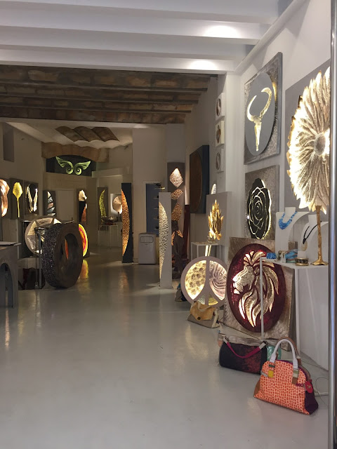 Spending a day in Palma - art shop