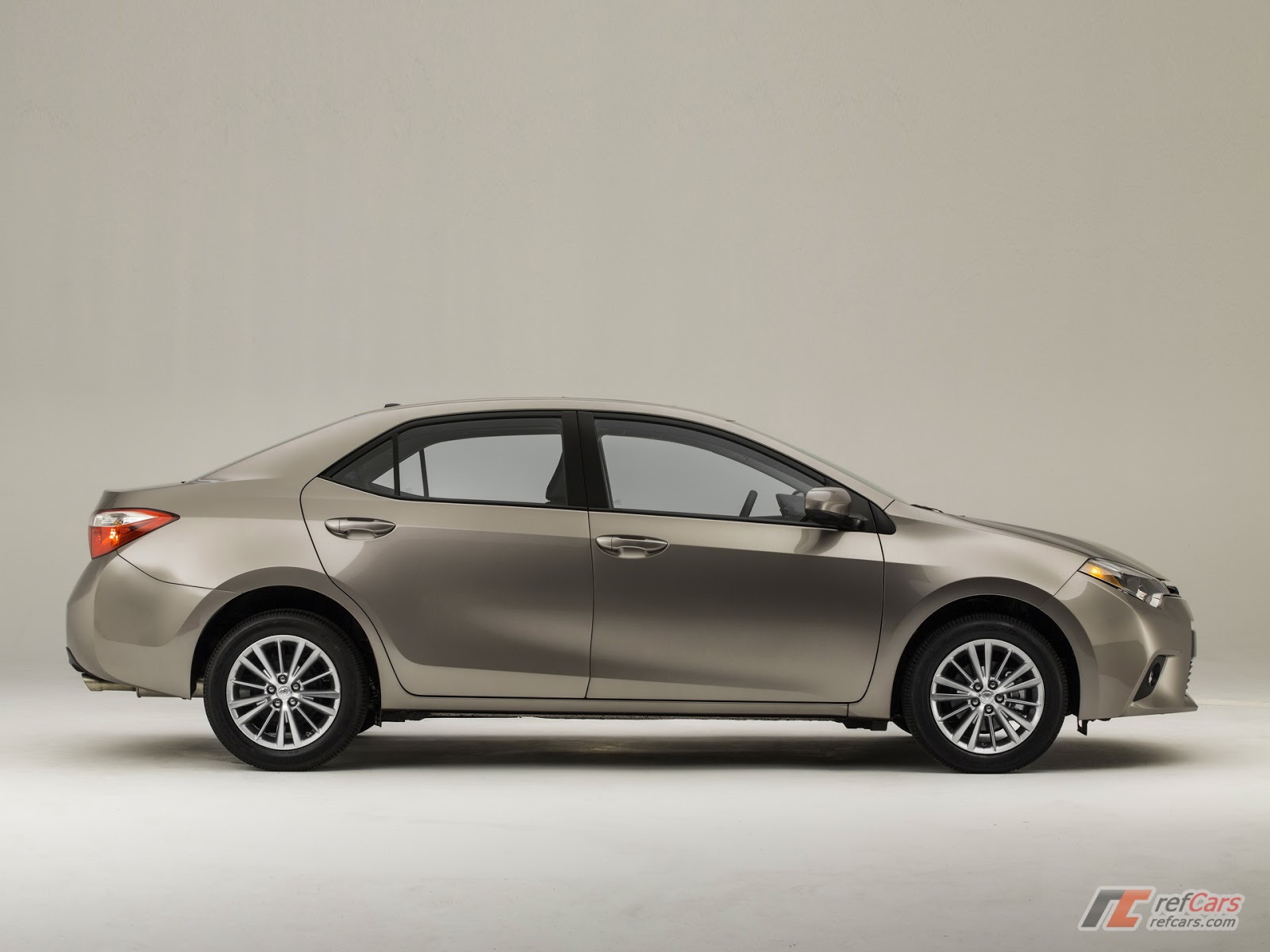 refCars: Toyota Next-Generation 2014 Corolla Sedan