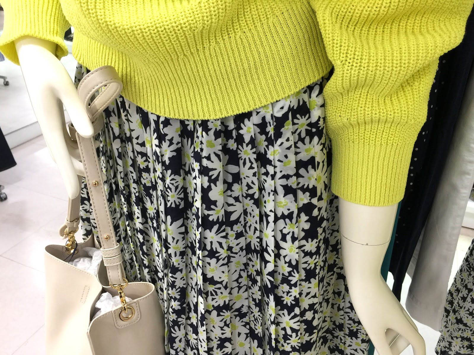 松菱blog パステルカラーの季節♪ 春色ファッションで軽やかに🌼