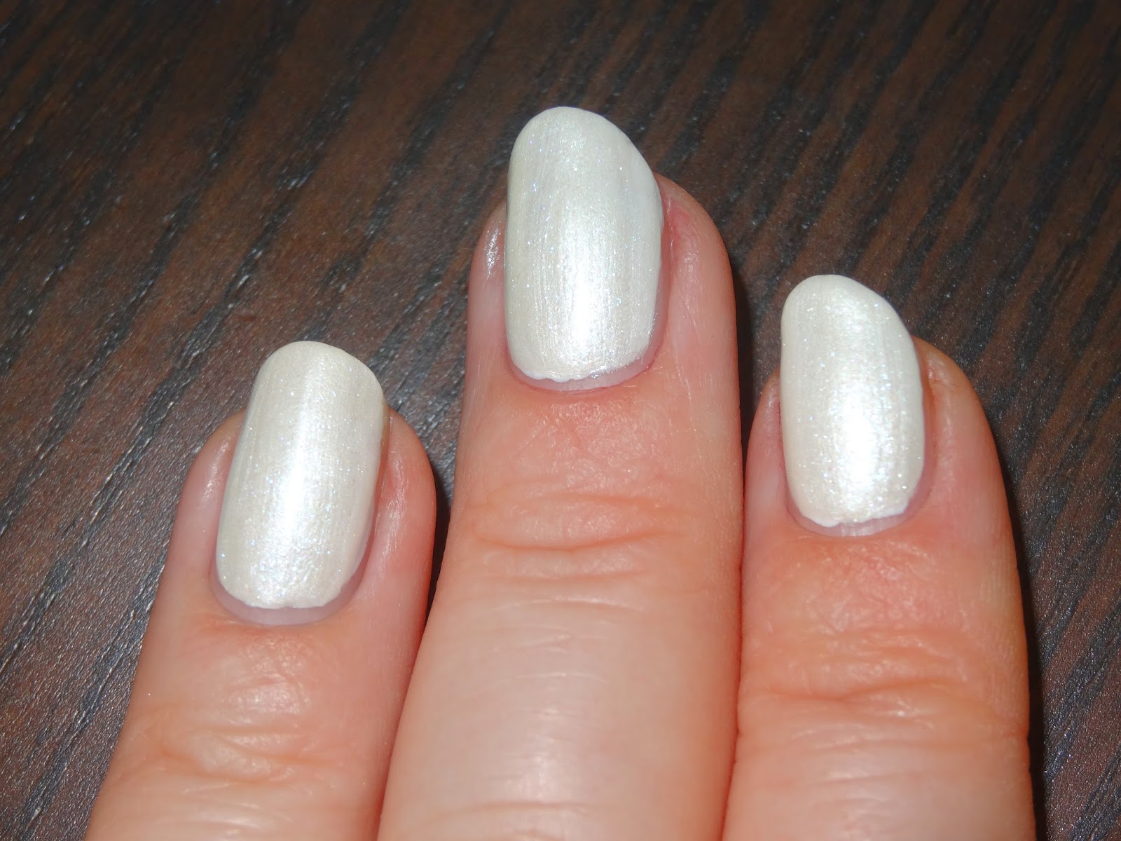 polishlover essence sparkling water lily