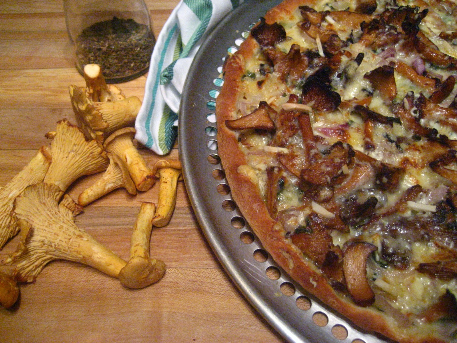 Marie est dans son assiette! Pizza aux chanterelles fraîches