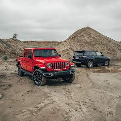 jeep 4runner vs gladiator toyota bug better vehicle which