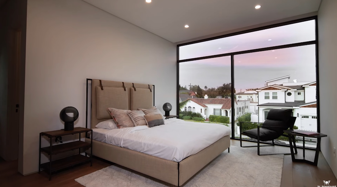 32 Interior Design Photos vs. 831 N Curson Ave, Los Angeles Luxury Home Tour
