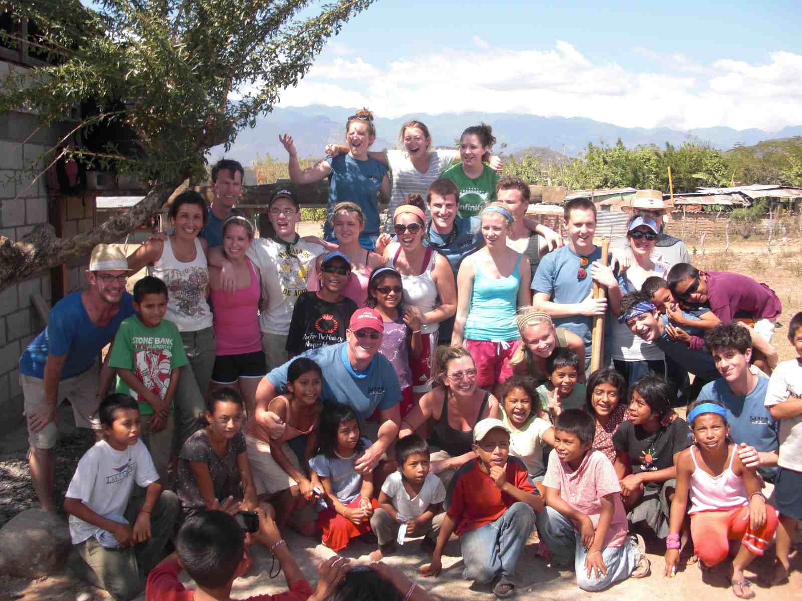Guatemala 2012 Infinity Volunteers Group photo with children of