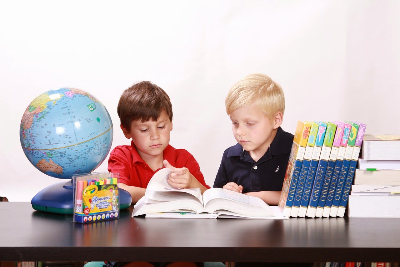 5 نصائح تساعد بها طفلك للتفوق فى دراسته 