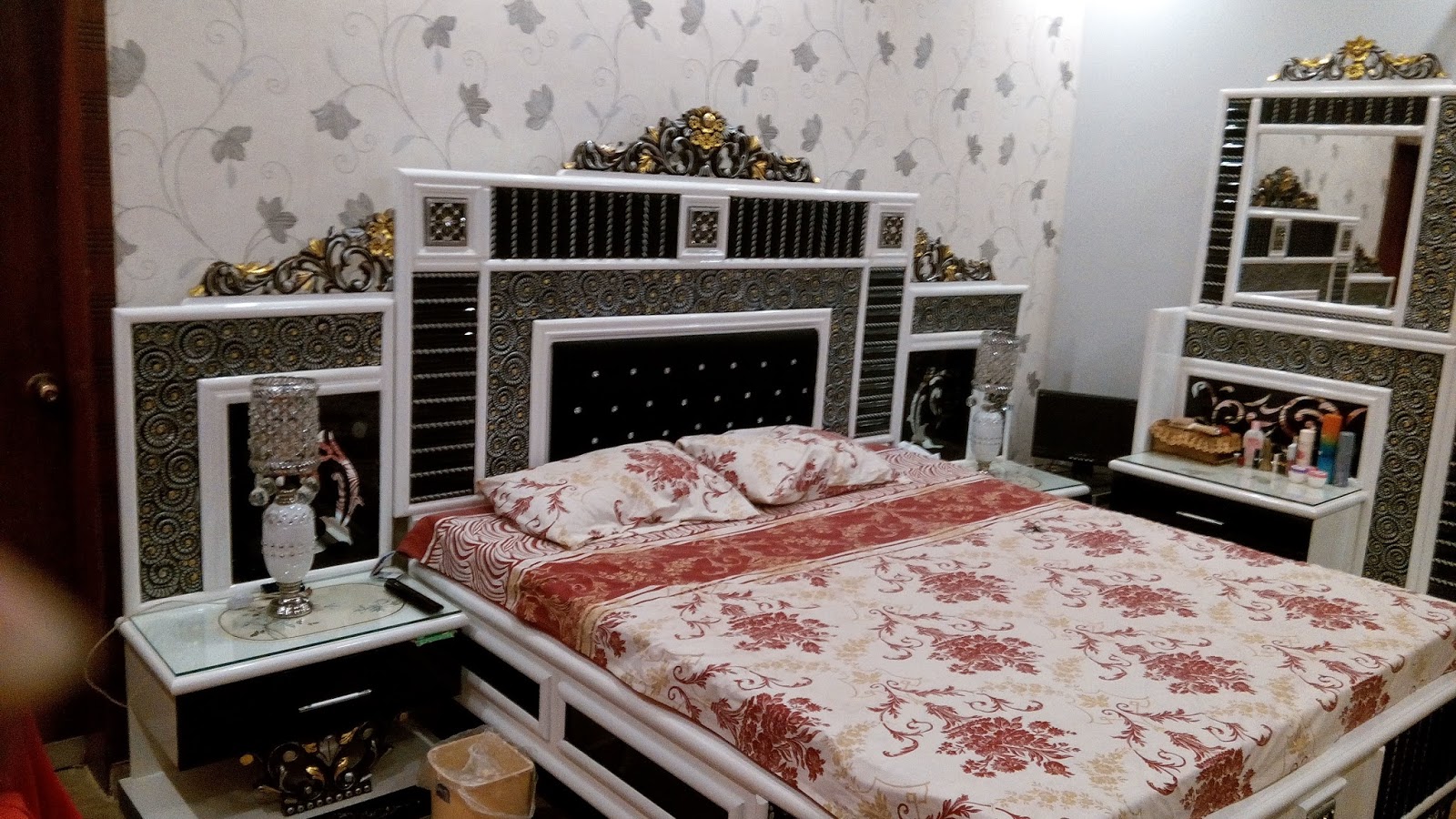 furniture: most beautifull deco paint complete bed set