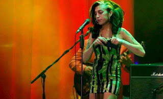 Amy Winehouse. Vestido del último show se vendió en 243.200 dólares.