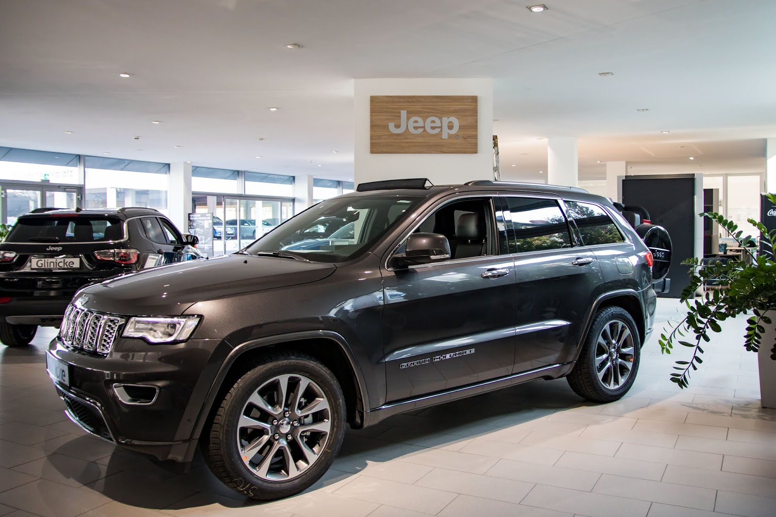 Seit Dem 1 Februar 2018 Ist Glinicke In Kassel Auch Mit Attraktiven Modellen Von Alfa Romeo Und Jeep Uns Nahe Wie Lange Nicht