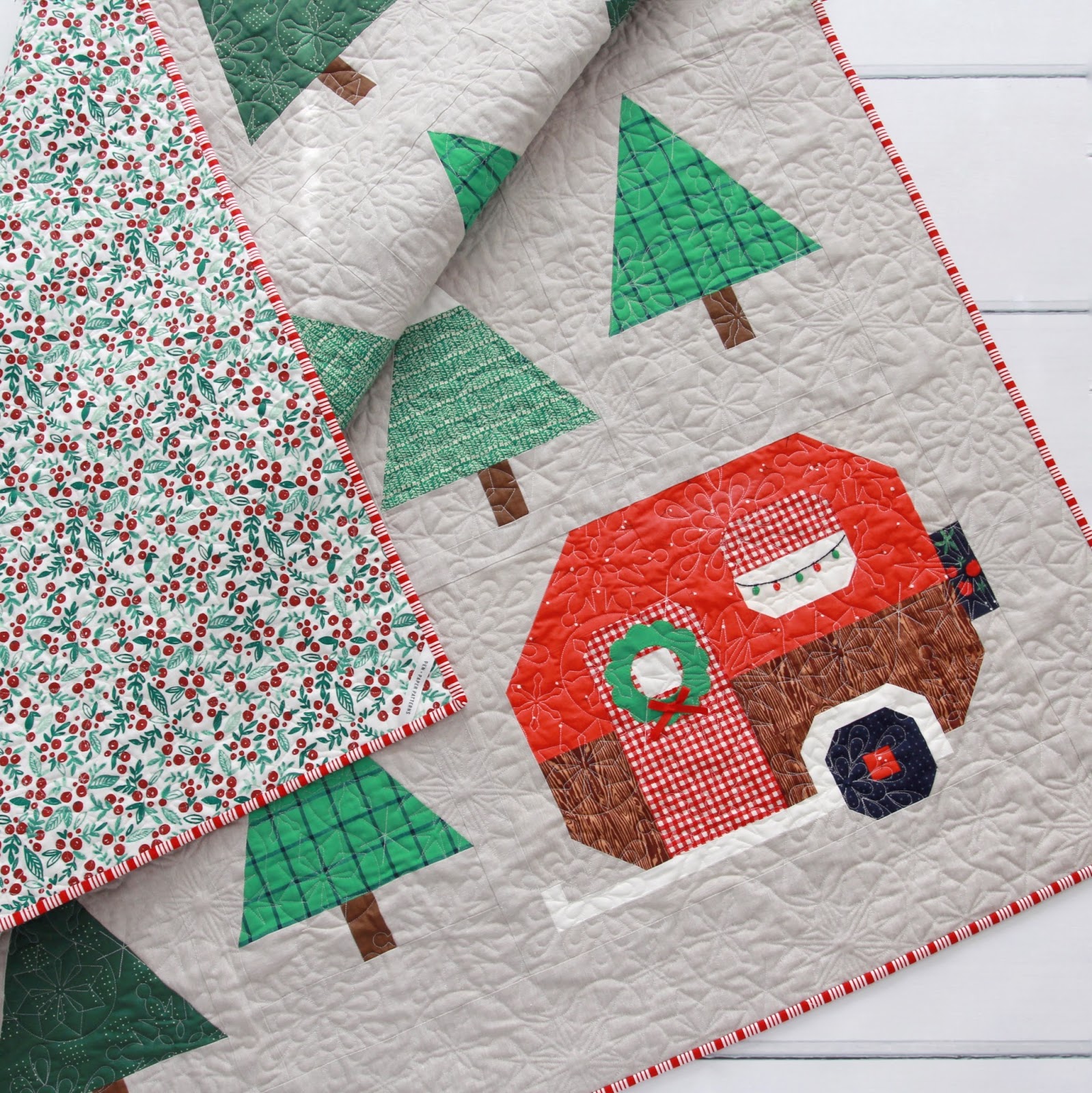 Pen + Paper Patterns Christmas Up North Quilt [Plus Wreath & Holiday