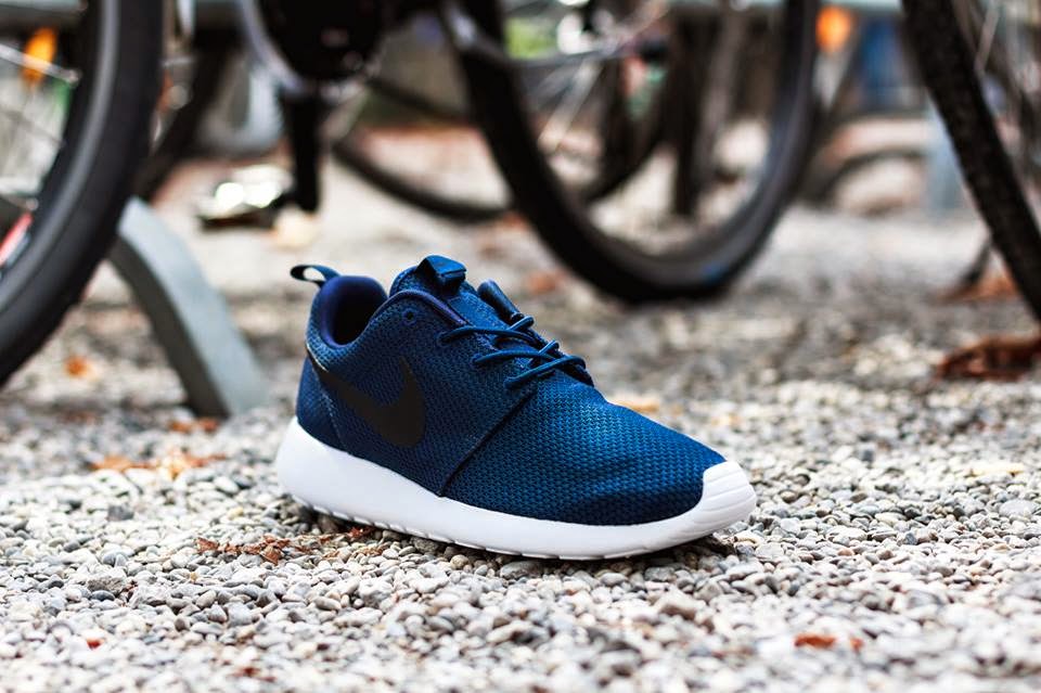 nike roshe midnight navy