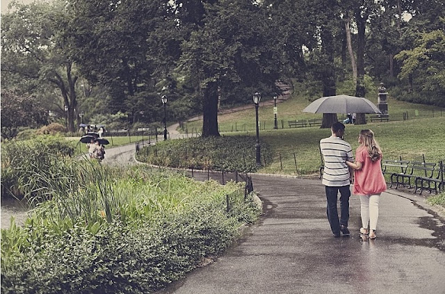 ideias de fotos de casal na chuva tumblr