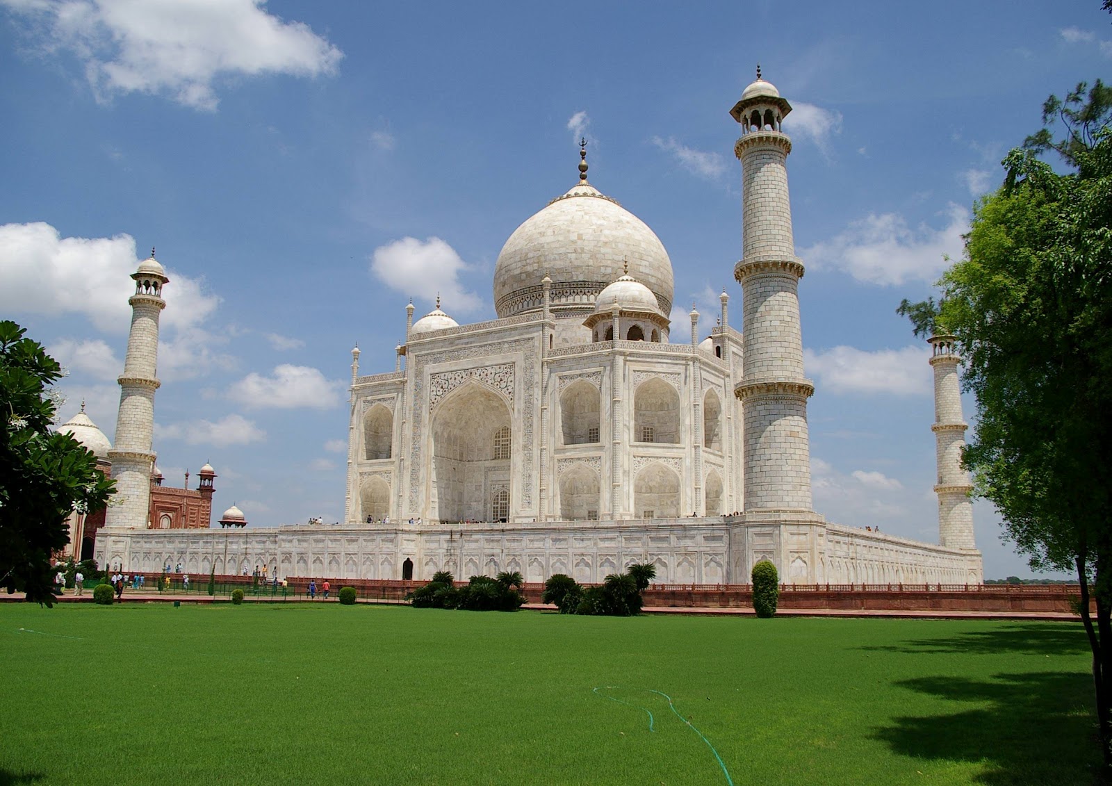 Beautiful Tourist Taj Mahal India