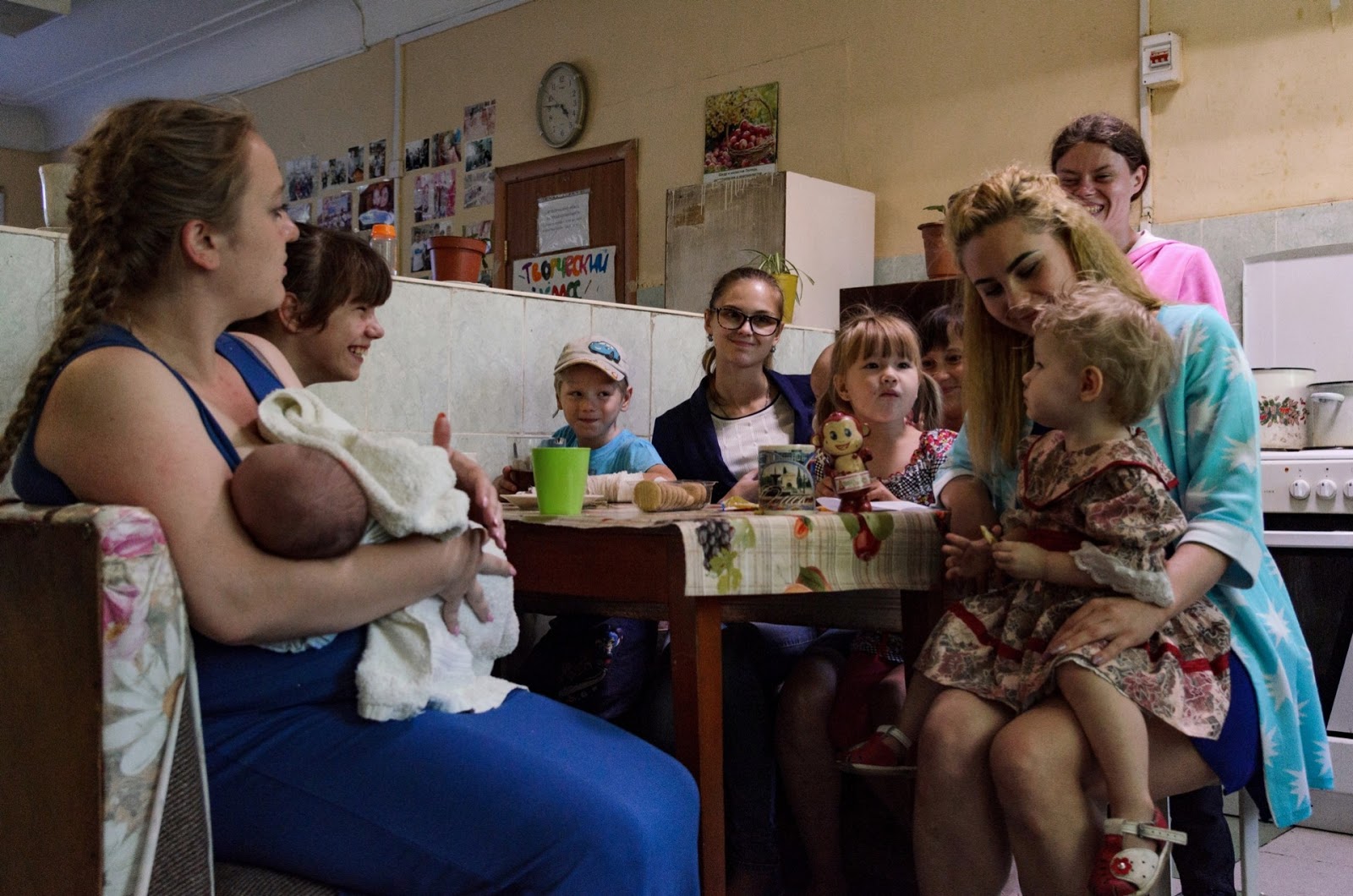 Детям негде жить. Многодетным негде жить. Многодетная мама из Челябинска. Как помочь многодетным семьям.