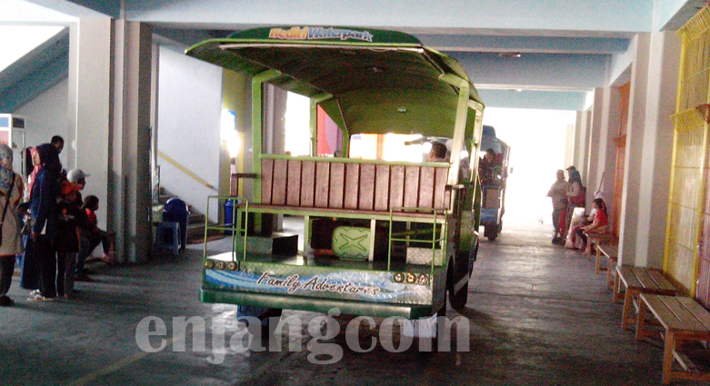 mobil pengantar pengunjung water park kediri