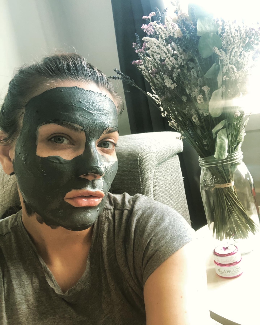 Je passe en mode détox avec l'édition limitée Barbie du SuperMud mask de GlamGlow