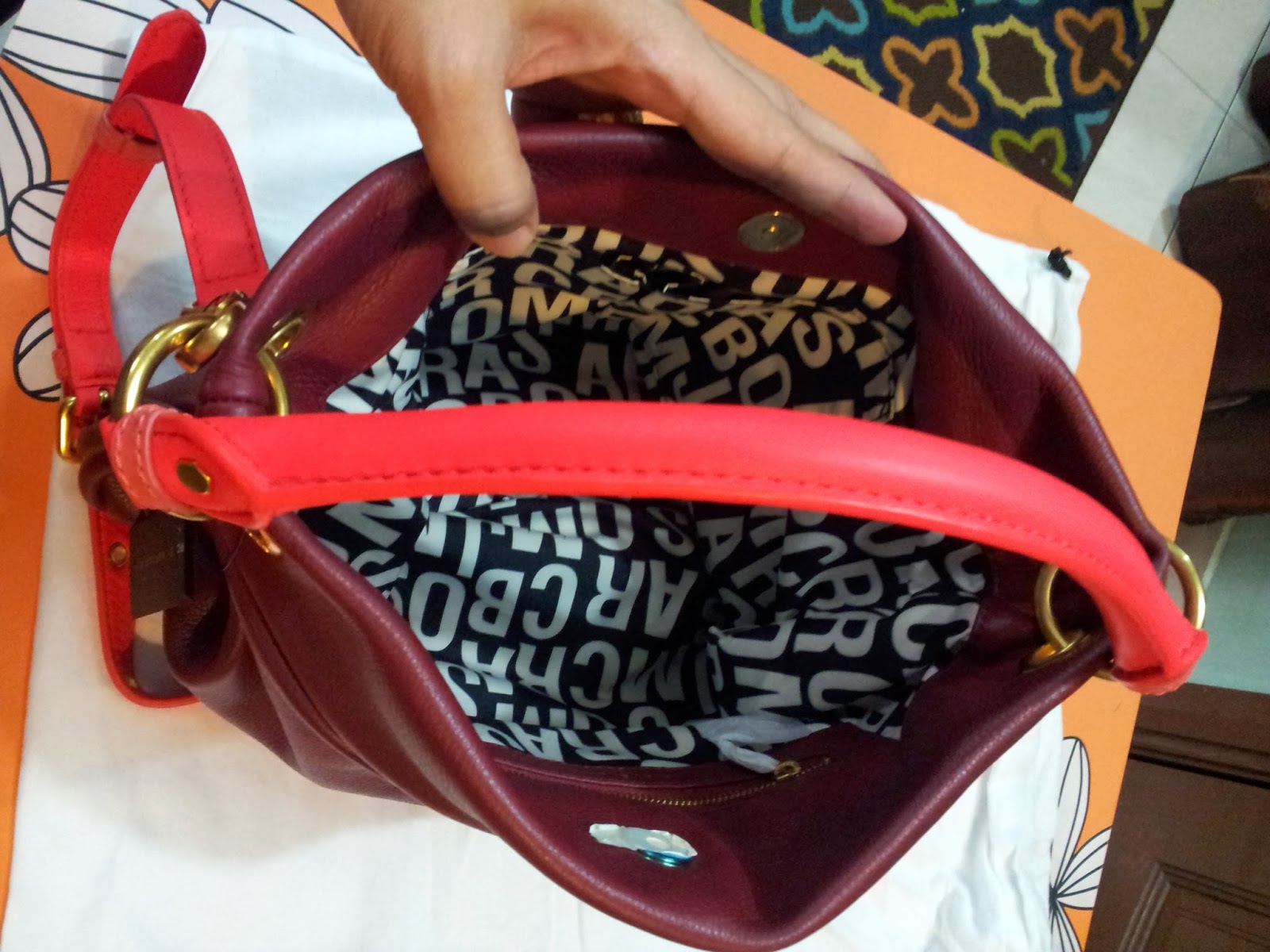 PrettyTreasure2u: Marc by Marc Jacobs Classic Q Color Blocked Hillier Hobo