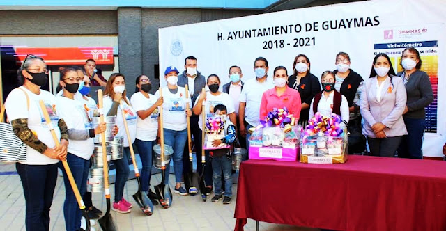 En Guaymas regalaron palas para que mujeres busquen a sus desaparecidos