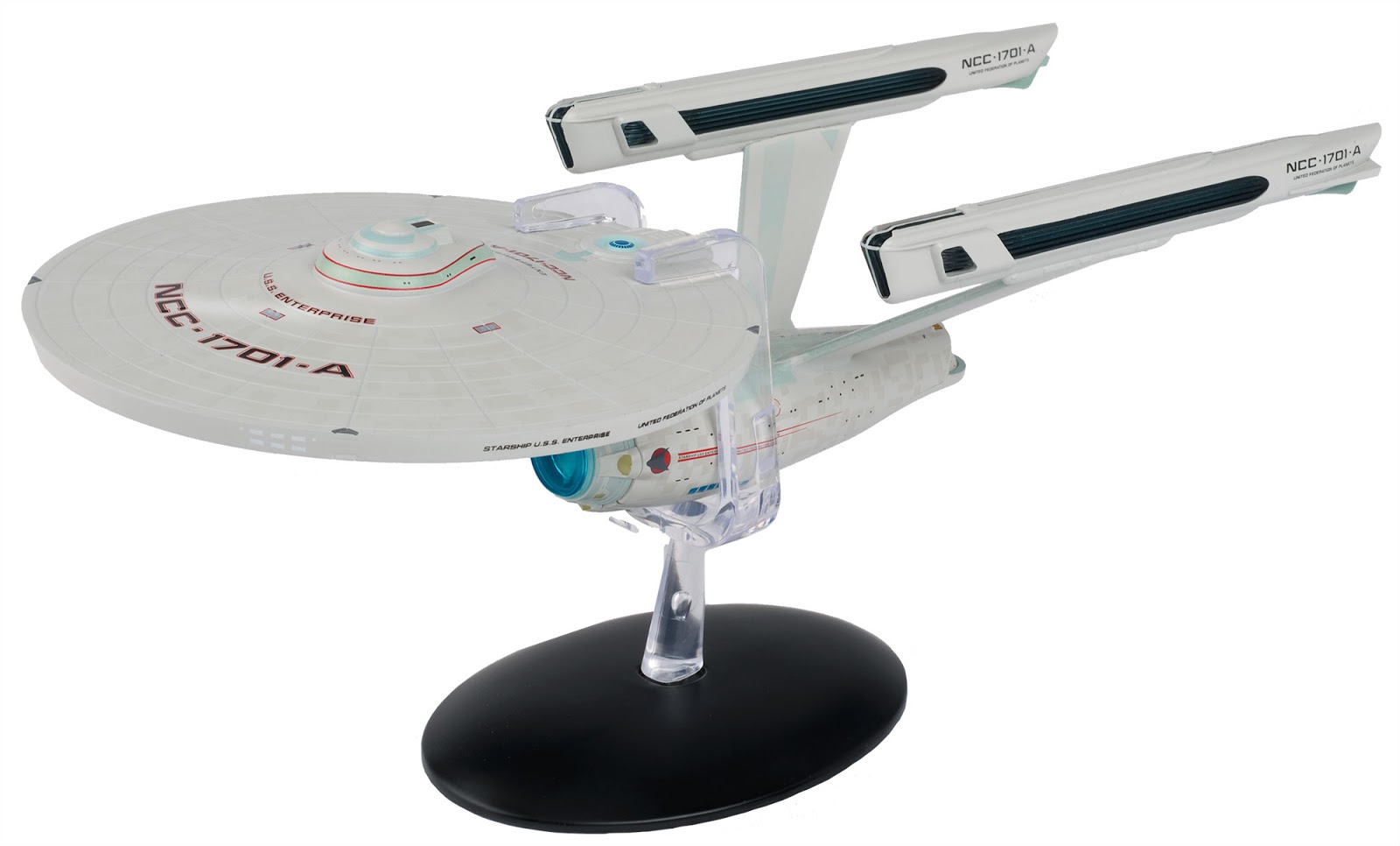 The Trek Collective Eaglemoss XL USS EnterpriseA and USS Defiant previews