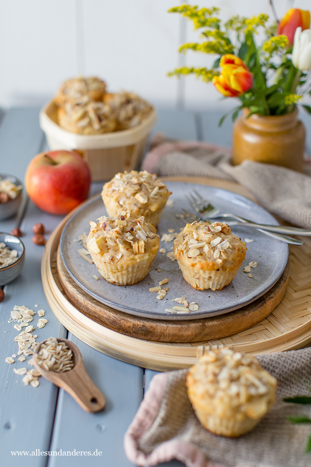 Müsli-Muffins mit Honig, Apfel und Haselnüssen | Alles und Anderes