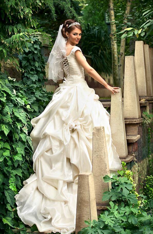 Vestido de novia elegante y moderno