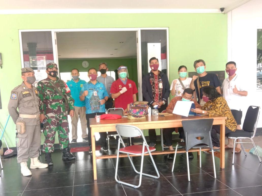Babinsa Kel Cengkareng Barat Serka Iwan S Dan Serda Didin H.M Pantau