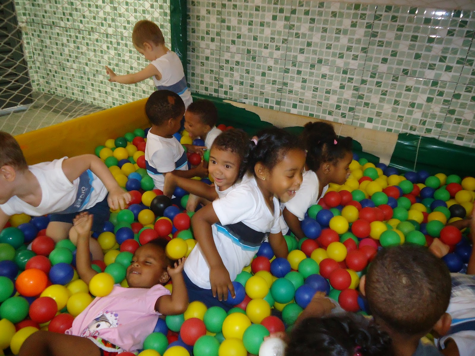 CRECHE MUNICIPAL (03.12.601) CANTINHO FELIZ