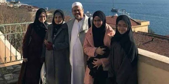 Pulang 10 November, Habib Rizieq Nikahkan Putrinya, Syarifah di Markas FPI Pulang 10 November, Habib Rizieq Nikahkan Putrinya, Syarifah di Markas FPI