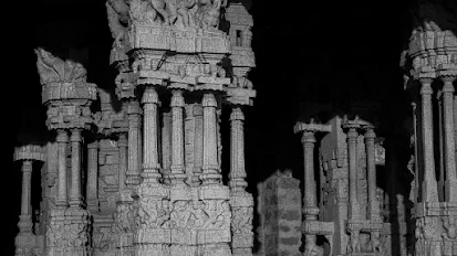 गाणारे स्तंभ (विठ्ठल मंदिर, हंपी, विजयनगर, कर्नाटक)