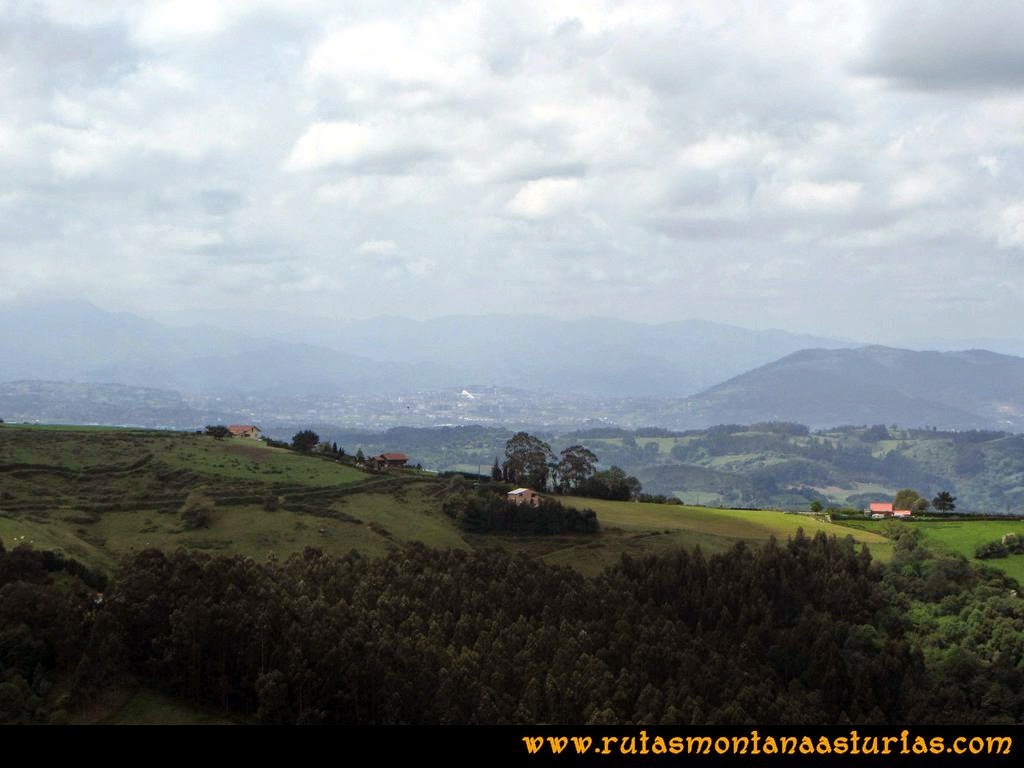 Senda Verde Camocha - Pico Sol - Piles: Vista de Oviedo desde el Pico del Sol