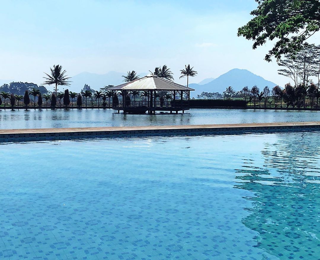 Kolam Air Panas Cikarees Sukasono Garut Tiket Masuk Dan Rute Jalansepi Com