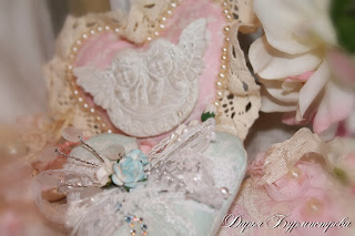 Мягкие тканевые сердечки.