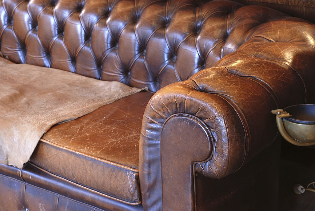 What Is Reupholstery And How Do You Choose the Best Reupholstery