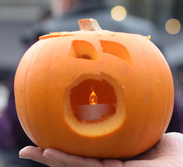 My Mummy's Pennies: Free Spooktacular Fun at Lowry Outlet