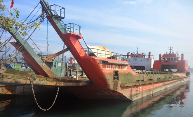 Kapal LCT Pancar Indah Berhasil Dievakuasi