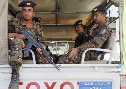 اليمن..ضبط ثلاثة أجانب يشتبه بانتمائهم للقاعدة في العاصمة صنعاء واعتداء على كتيبة عسكرية في مارب
