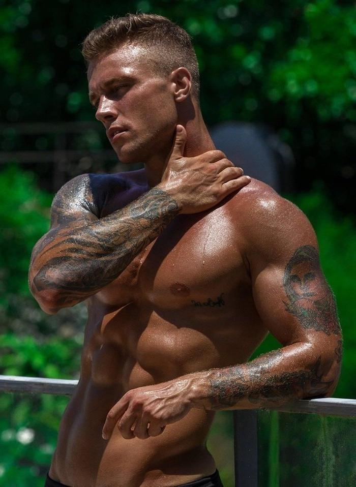 sexy-tanned-shirtless-guy-tattoo-body-sweating-sunny