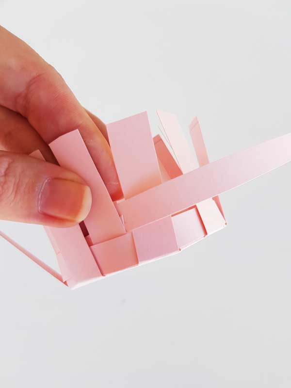 How to make a Paper Weaved Basket Free Printable crafts for kids