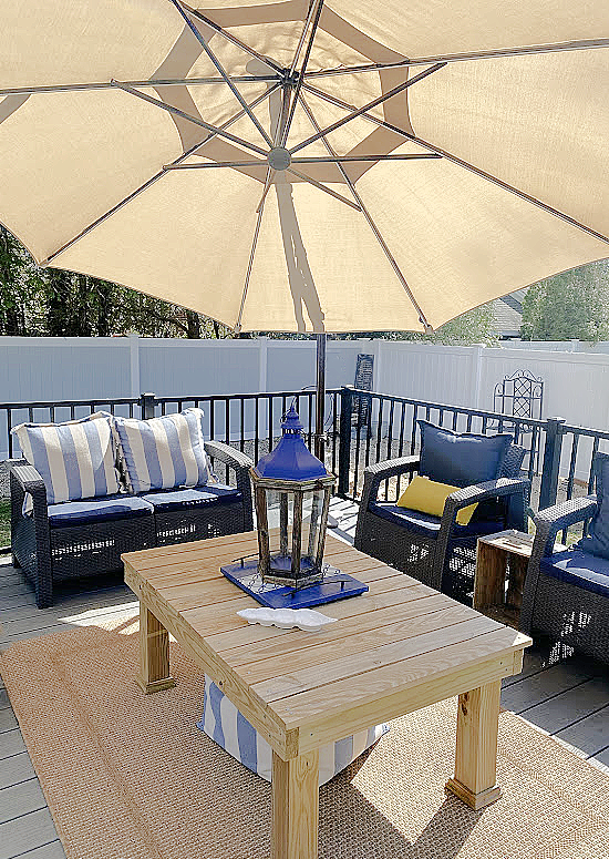 Outdoor space with blues