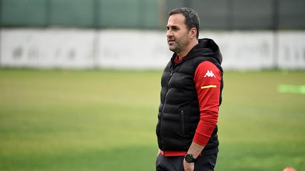 Oficial: Denizlispor, firma el técnico Yalçin Kosukavak