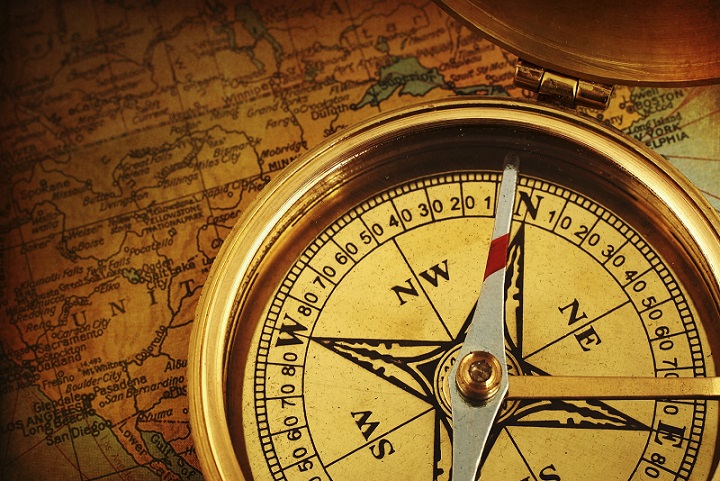 Mengapa Jarum Kompas Selalu Menunjuk Arah Utara?